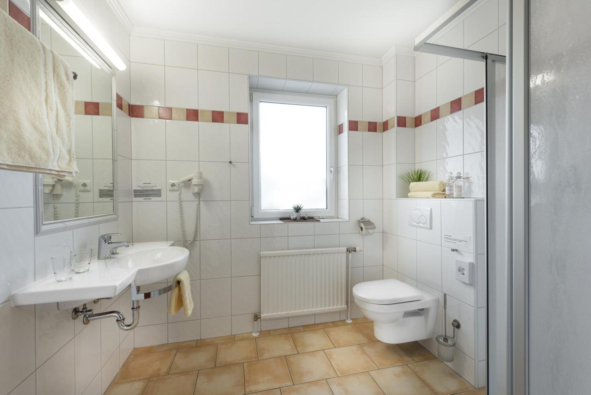 Hotel Lohninger-Schober Sankt Georgen im Attergau Rum bild