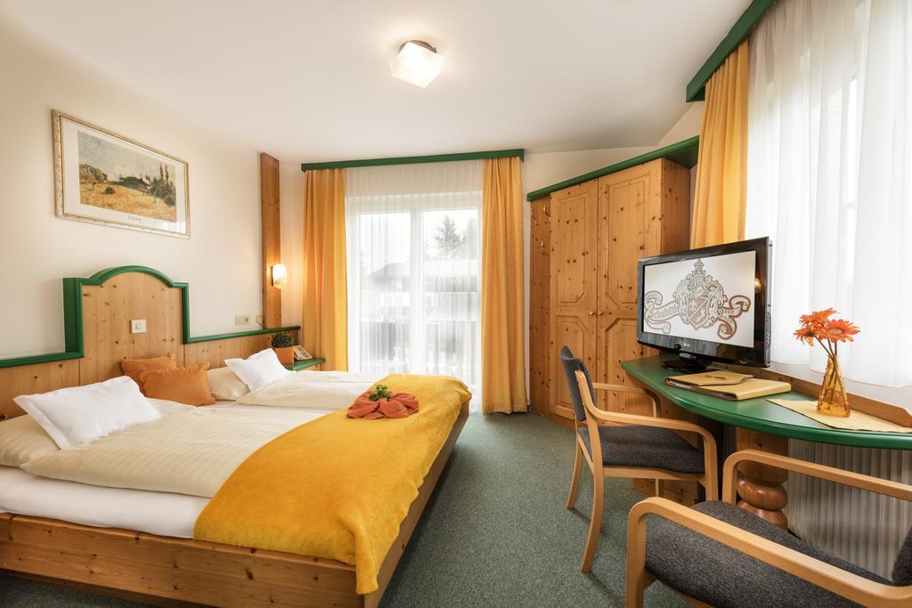 Hotel Lohninger-Schober Sankt Georgen im Attergau Exteriör bild